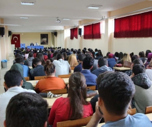 Gediz’de 2 bin üniversiteli öğrenci ders başı yaptı