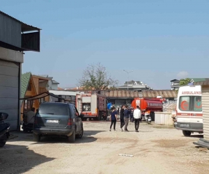 Mobilya imalathanesinde korkutan yangın