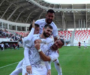 TFF 2. Lig: Karaman FK: 4 - Uşakspor: 0