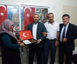Kütahya İl Müftüsü Dr. İrfan Açık Gediz’de şehit ailesini ziyaret etti