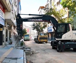 Biga’da İstiklal Caddesi trafiğe açıldı