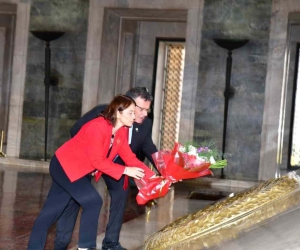 Alaşehir Belediyesinden kadınlara Anıtkabir ziyareti