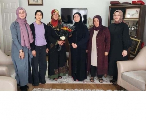 Öğrencilerden şehit Muhammet Fatih Safitürk’ün ablası Zeynep Bakırkaya’ya ziyaret
