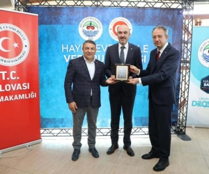 Hayırseverlere vefa plaketi