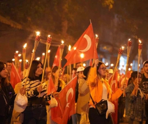 Siverek’te fener alayı yürüyüşü düzenlendi