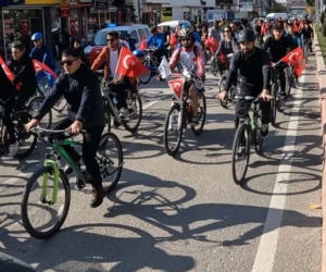 Erciş’te 100 bisikletliyle 100. yıl Cumhuriyet turu