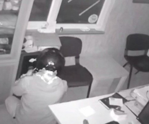 Yedek anahtar ile eski dükkanını soydu