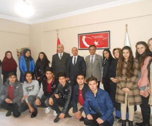 Nevzat Karabag Anadolu Lisesi öğrencilerinden anlamlı bağış