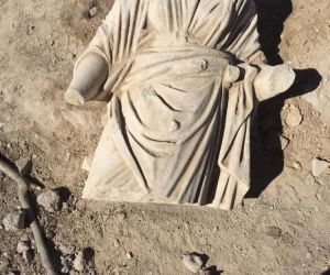 Tarihi Anavarza Antik Kenti’nde Eros heykeli bulundu