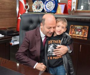 Şehit İbrahim Imış’ın oğlu Kayra’dan Başkan Bozkurt’a sürpriz ziyaret