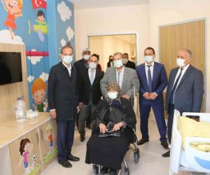 Başkan Esat Öztürk, çocuk hasta odasının açılışını yaptı