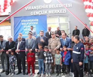 Viranşehir’de gençlik merkezinin açılışı yapıldı