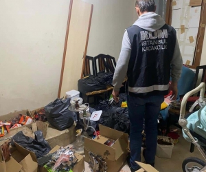 Esenyurt’ta kaçak tütün depolarına baskın: 2 ton nargile tütünü ele geçirildi