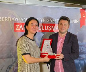 TGRT Haber Yayın Planlama Şefi Gökhan Özbek’e Azerbaycan medyasından ödül