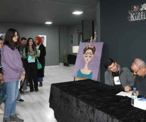 Şükrü Erbaş Van’da şiir severlerle buluştu