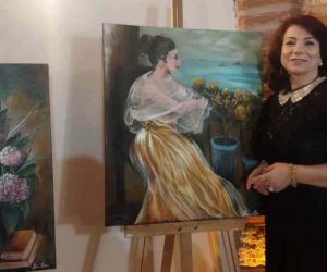 Ev hanımlığını ressamlığı taşıyan Sema Çakır, renkleri tablolarında dans ettirdi