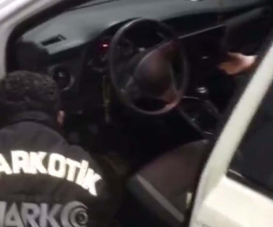 Otomobilin döşeme ve bagaj kısmına gizlenen sentetik ecza ele geçirildi