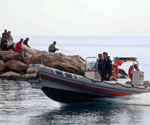 30 metrelik falezlerden düşme ihbarı deniz polisini alarma geçirdi