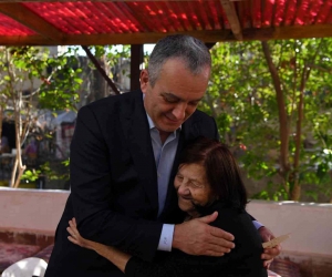 Asırlık Melek öğretmene anlamlı ziyaret