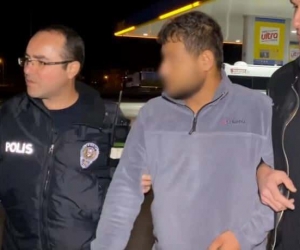 Telefon dolandırıcısı altınlarla Aksaray’da yakalandı