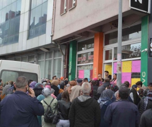 Tavşanlı’da tekstil mağazası açılışında izdiham