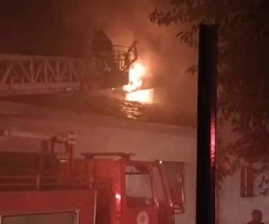 Milas’ta yıldırım düşmesi sonucu bir evde yangın çıktı