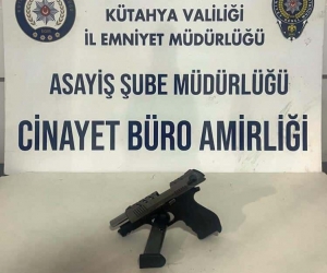 Kütahya’da içerisinde 3 kişinin bulunduğu araca rastgele ateş eden şahıs yakalandı