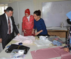 Bayraklı’da hobi ve meslek kurslarına bu yıl bin 400 kadın katıldı