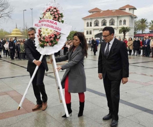 Bandırma’da öğretmenler günü törenle kutlandı