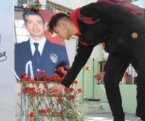 Depremde hayatını kaybeden polis Barış Berber’in adı kütüphanede yaşatılacak