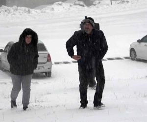 Uludağ’da kar yağışı devam ediyor