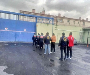 Nevşehir’de silahla tehdit suçundan aranan 5 firari hükümlü yakalandı