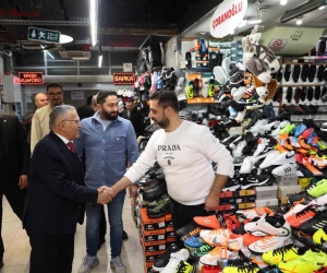Başkan Büyükkılıç, Yeraltı Çarşısı’nda esnaf ve vatandaşlarla buluştu