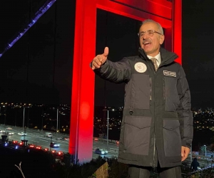 Ulaştırma ve Altyapı Bakanı Abdulkadir Uraloğlu bakımı devam eden FSM Köprüsü’nde incelemerde bulundu