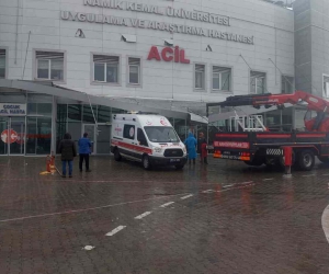 Hastane girişi ambulansın üzerine çöktü