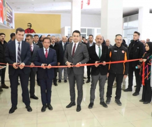 Ağrı’da fotoğraf yarışması sergisi açıldı
