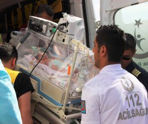 14 günlük Yiğit bebek ameliyat için İstanbul’a uçtu