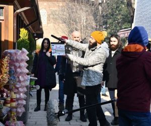 İnegöl Belediye Başkanı ‘Bordo Bereliler Afrin’ filminin setini ziyaret etti