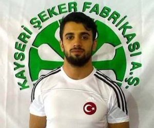 Kayseri Şekersporlu Milli Güreşçi Ekrem Öztürk  Rize’de Türkiye Şampiyonu oldu