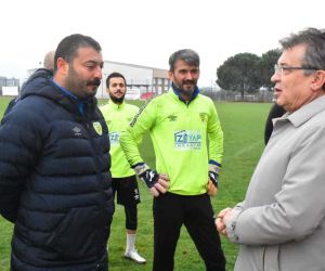 Başkan Arslan 1966 Edremitspor Futbol Takımını ziyaret etti
