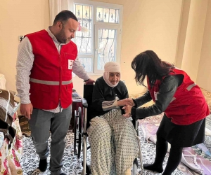 Kızılay’dan Silopi’de tekerlekli sandalye yardımı