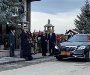 Cumhurbaşkanı Recep Tayyip Erdoğan’ın Milliyetçi Hareket Partisi (MHP) Genel Başkanı Devlet Bahçeli ile görüşmesi başladı.
