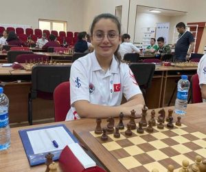 Satranç şampiyonu Gaziantep Kolej Vakfı’ndan