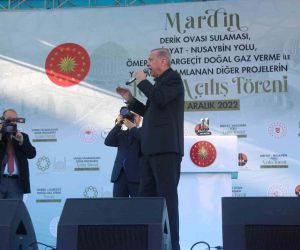 Cumhurbaşkanı Recep Tayyip Erdoğan: “Kardeşliğin şehri Mardin’i sahip olduğu güzelliklerden koparmak için çok uğraştılar. Her türlü fitneyi zulmü denediler. Ama hamdolsun Mardin kim olduğunu unutmadı.”