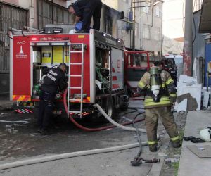 İzmir’de sünger atölyesinde korkutan yangın
