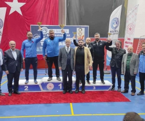 Bursa’da geleneksel Reşit Karabacak serbest güreş turnuvası yapıldı
