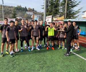Gürcistan U-17 futbol takımı Aragvelebi, Gölcük’te kamp yaptı