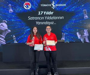 Gaziantep Kolej Vakfı’nın satrançtaki yıldızları ödüllendirildi
