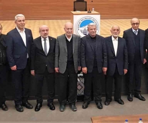 Şair-Yazar Metin Önal Mengüşoğlu ’Ahlak ve Düşünce Adamı Mehmet Akif’ konferansına katıldı