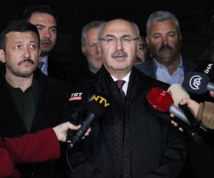 İzmir Valisi Yavuz Selim Köşger: “Şuan 4 vefat eden vatandaşımızın olduğu kesin”